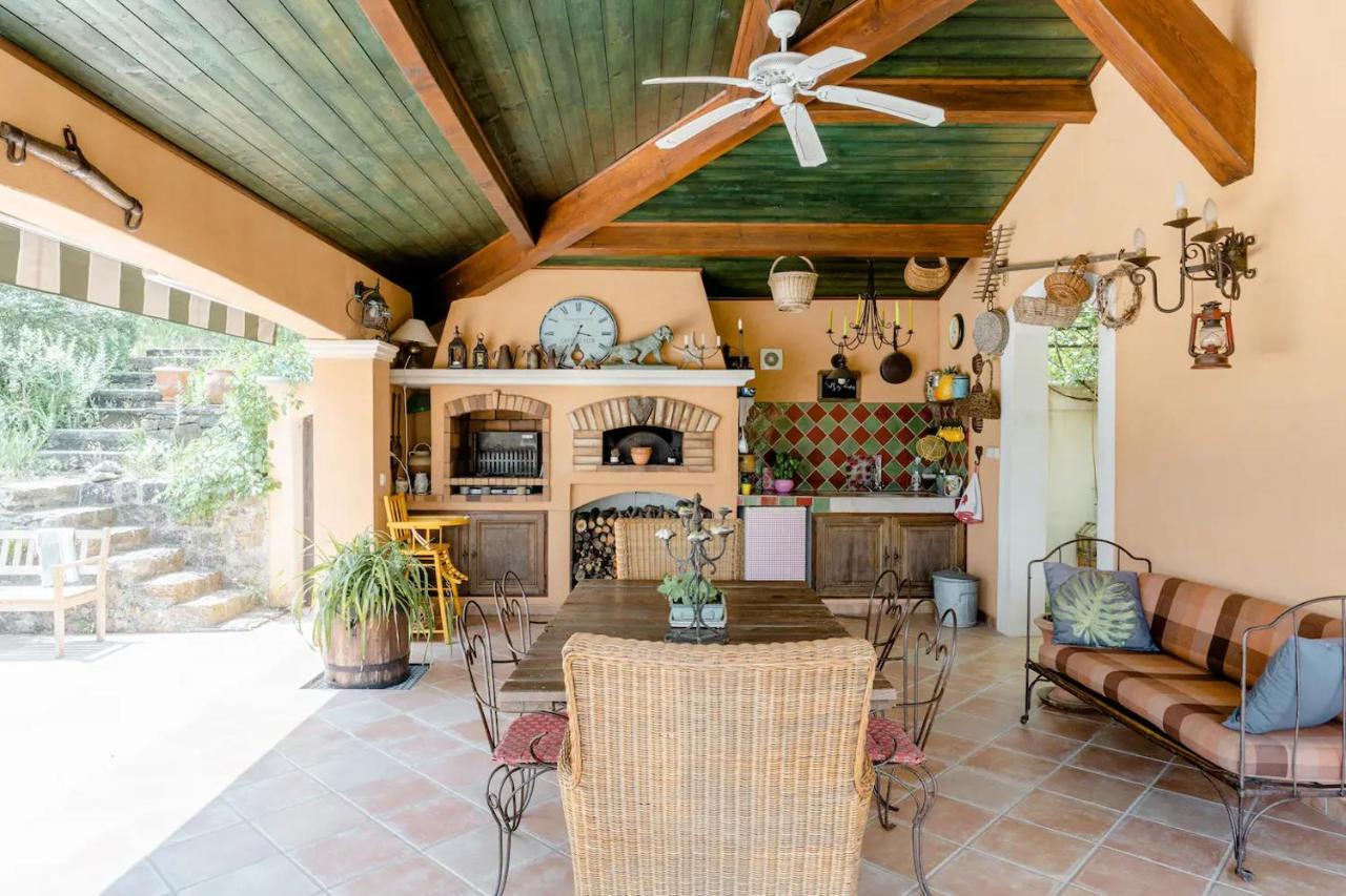 Agreable Chambre D'Hotes Avec Piscine Bed & Breakfast Le Beausset Exterior photo
