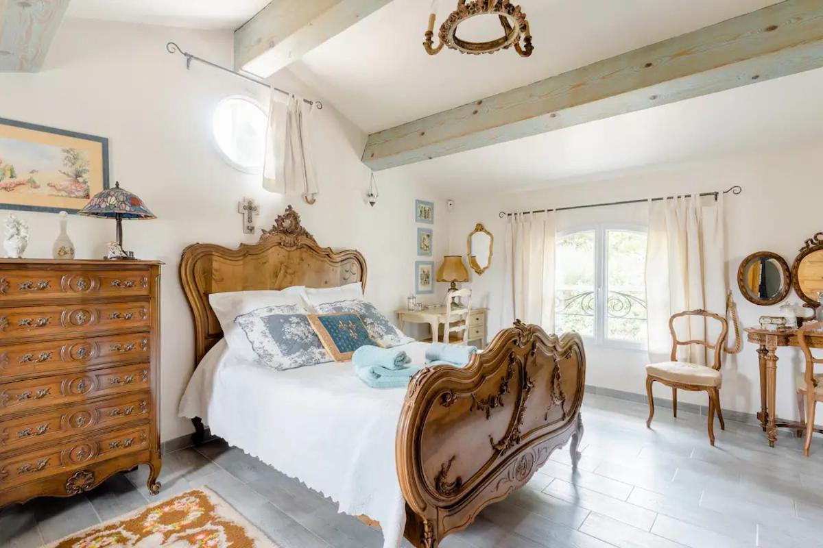 Agreable Chambre D'Hotes Avec Piscine Bed & Breakfast Le Beausset Exterior photo